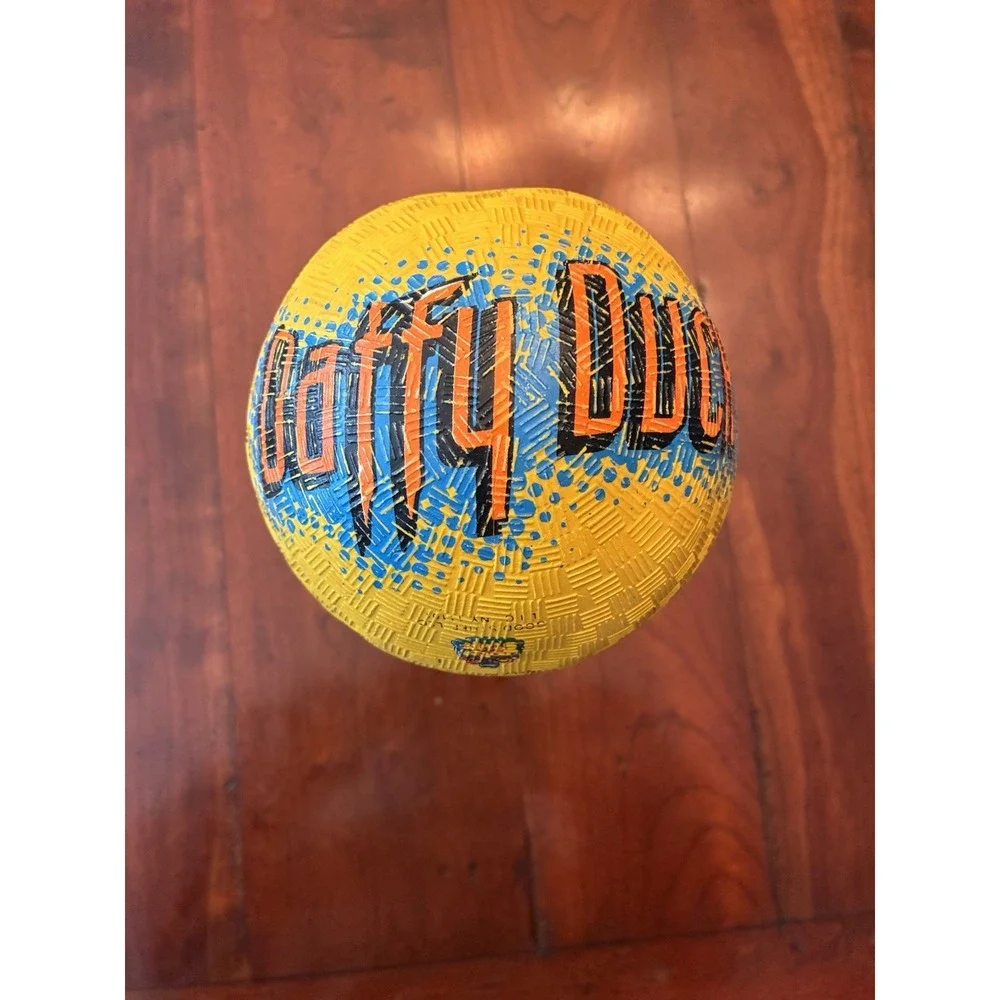 Vintage 90s Daffy Duck Mini Playground Ball‎